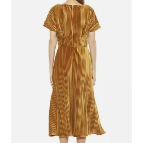 Alexia Admor Veronica Gold Pleated Velvet Midi Dress Lg Short Sleeve Boat Neck - Picture 11 of 16